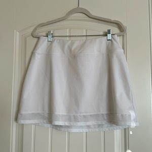 DSG white golf / tennis skort